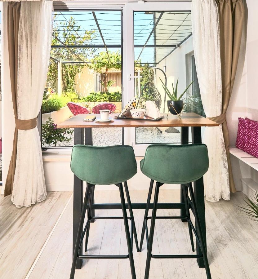 By The For 2 Appartement *